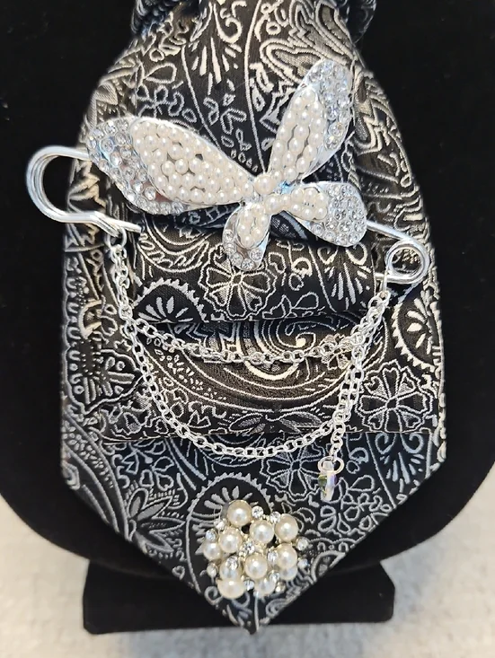 Black & Silver Necktie Necklace w/ Rhinestones & Pearl Accents & a Butterfly Pin - Picture 3 of 8